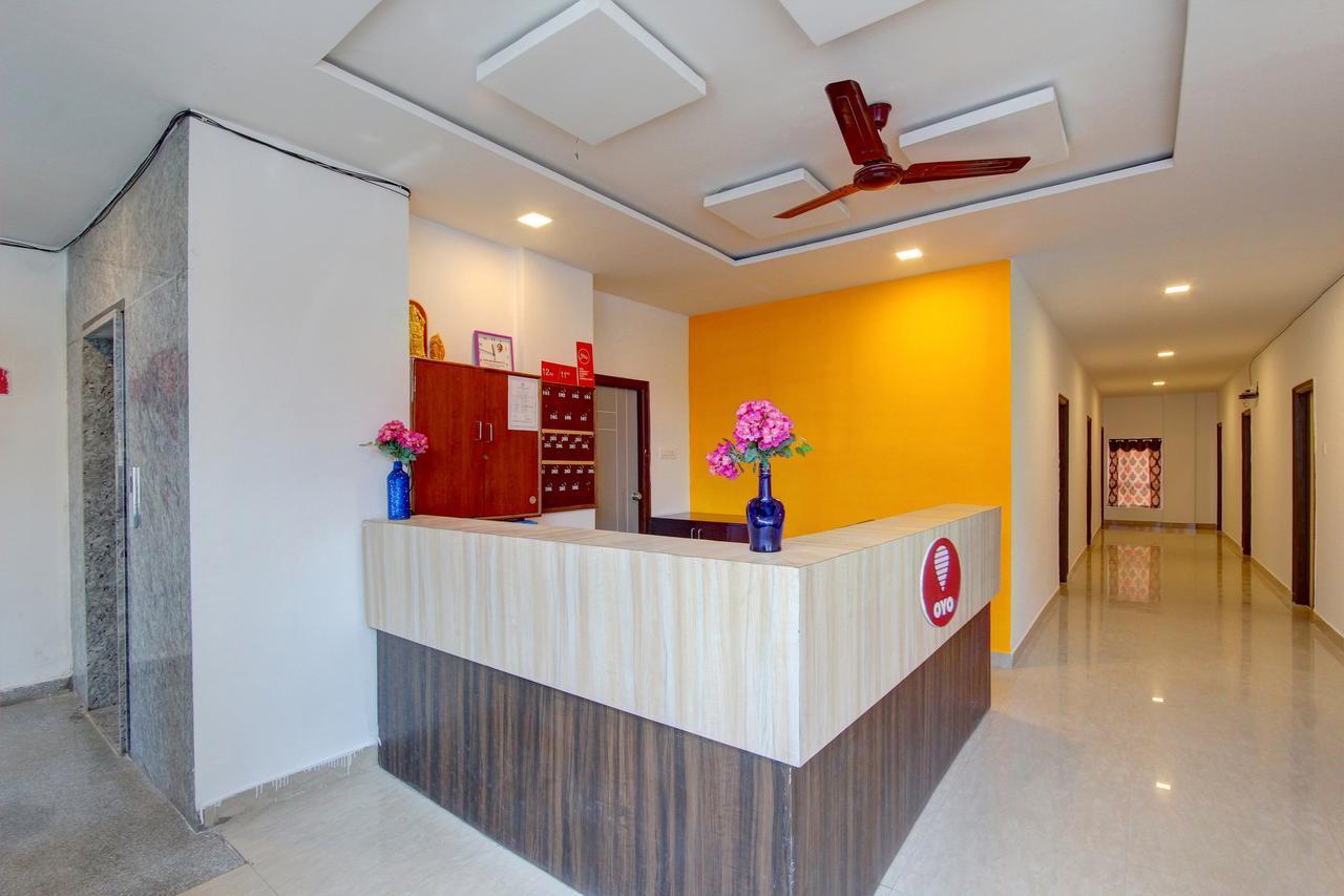 היידראבד Oyo 11670 Hotel Vishnu Priya Residency מראה חיצוני תמונה