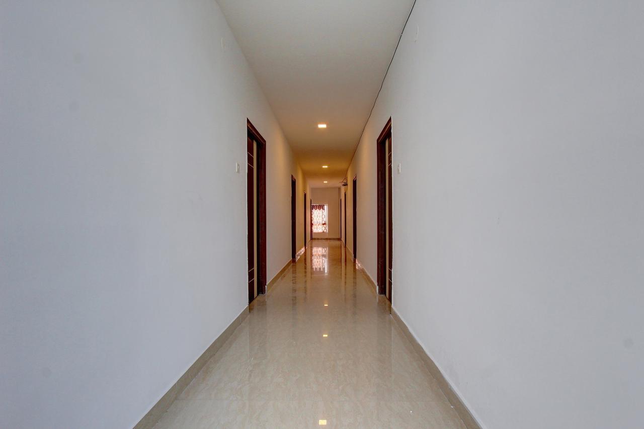 היידראבד Oyo 11670 Hotel Vishnu Priya Residency מראה חיצוני תמונה