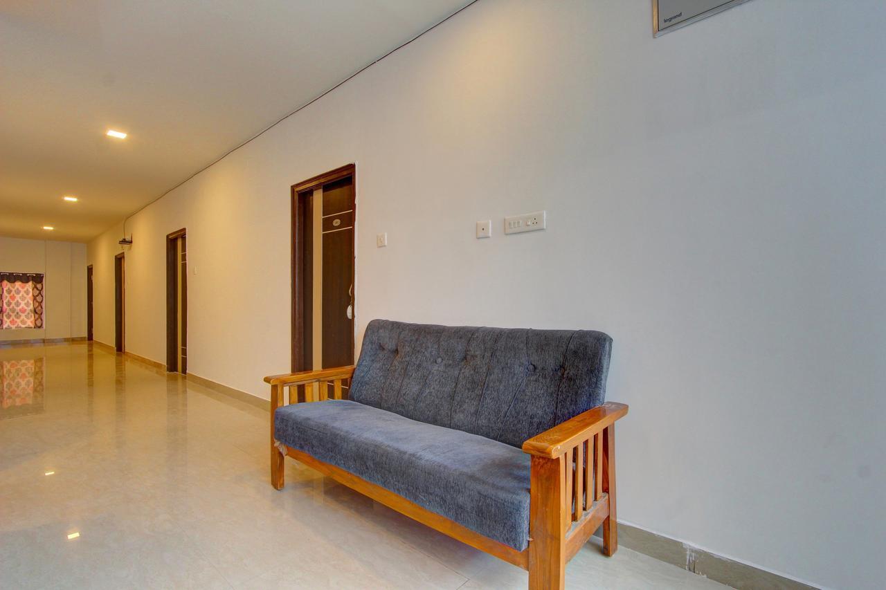 היידראבד Oyo 11670 Hotel Vishnu Priya Residency מראה חיצוני תמונה