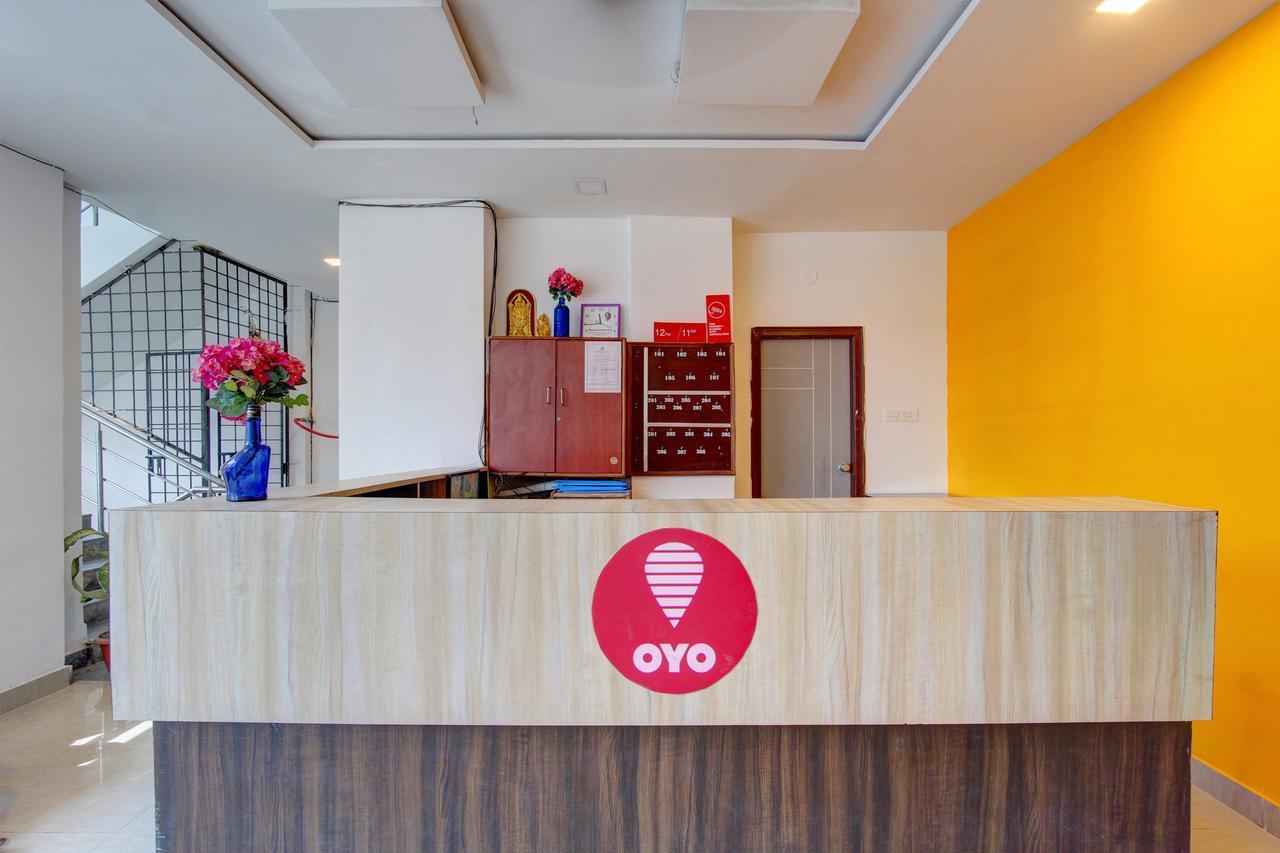 היידראבד Oyo 11670 Hotel Vishnu Priya Residency מראה חיצוני תמונה